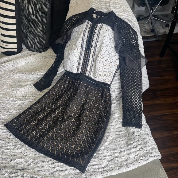 New Self-Portrait Geometric Monochrome Mini Dress in Black/White - Picture 7 of 13